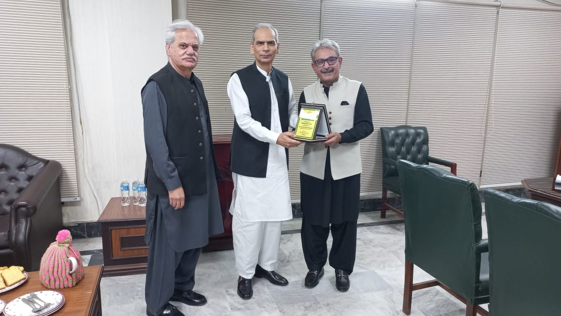 Hon'ble Wafaqi Mohtasib, Naveed Kamran Baloch visited KP Ombudsman Office.